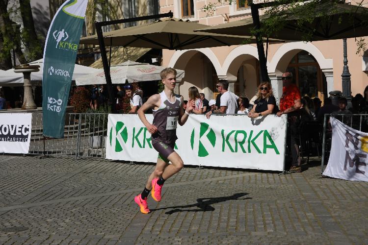 101712848423IMG_3322.JPG-nm-tek.si