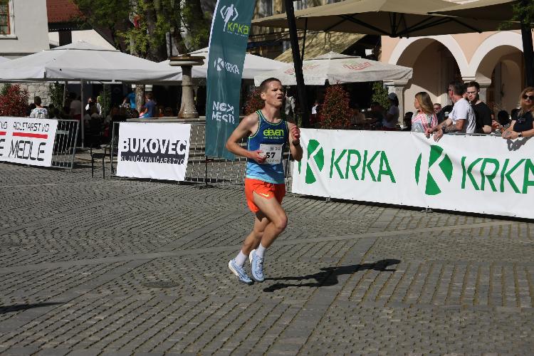 111712848423IMG_3323.JPG-nm-tek.si