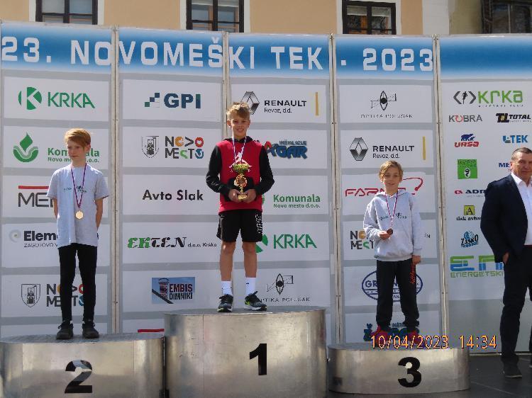 31681239925IMG_2577.JPG-nm-tek.si